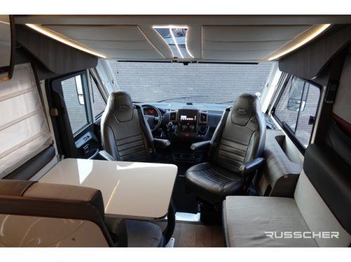 McLouis Nevis 150Hp | French bed | Roof air conditioning | Air suspension | Solar panel photo: 3