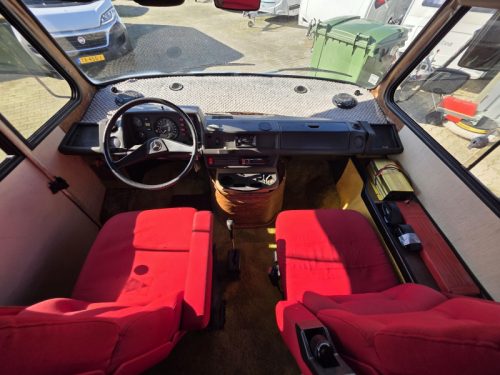 Hymer S 660 AUTOMATIC MERCEDES 6 BERTH photo: 6
