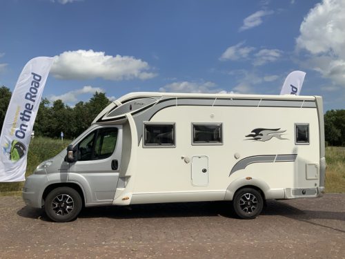 Laika Exclusieve Ecovip AUTOMATIC, 2.3 Multijet 150 HP, Semi-integrated, Queen bed, Half-dinette, Swivel seats Motorhome centre on the road photo: 34