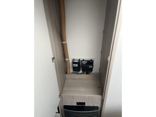 B&uuml;rstner Premio Life 480 TS - Mover - Cassette Awning photo: 10