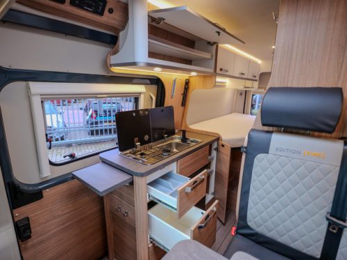 Weinsberg CaraBus 600 ME FIRE AIRCO LENGTE BEDDEN! foto: 16
