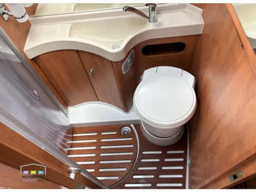 Carthago Chic C-Line T 4.8 PLUS single beds  photo: 12
