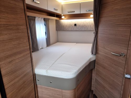 Weinsberg CaraCore 650 MF Automaat | Franz&ouml;sisches Bett Foto: 5