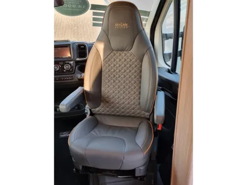 B&uuml;rstner Lyseo Time T Skyline 690 G Edition  foto: 9