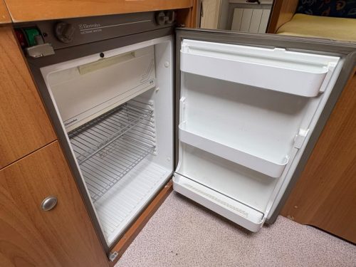 Knaus Travel-Liner 640 Airco,Festbett,Hubdach  Foto: 13
