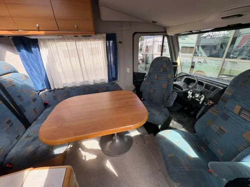 Knaus Travel-Liner 708 Festbett, Hubbett, 130 PS Foto: 9