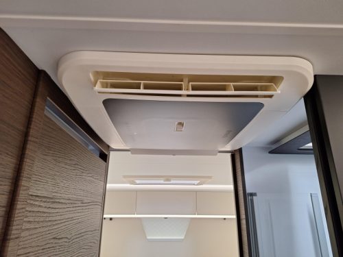 Adria Coral Supreme MB 670 SL Level airco alde  foto: 12