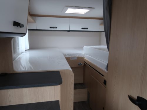 Sunlight Adventure Edition V66 COMPACT/SINGLE BEDS photo: 4