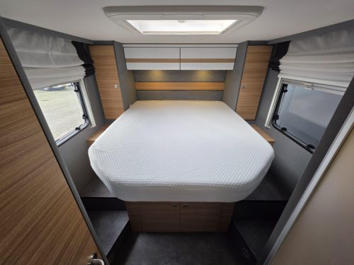 Dethleffs Just 90 T 7052 DBM Queensbett / Hubbett Foto: 17