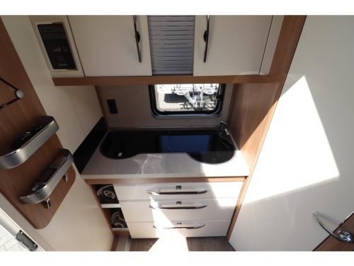 Hobby De Luxe 460 SFF Awning/ Mover/ Air conditioning FULL photo: 11