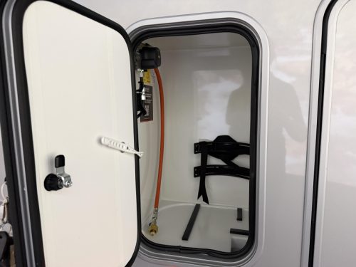 Adria Compact Supreme DL automatic / single beds photo: 18