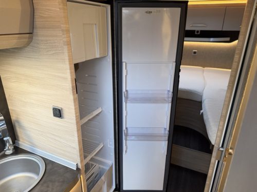 Knaus Van Ti Plus 650 MEG Platinum S / Kostenlose Stellplatz Foto: 10