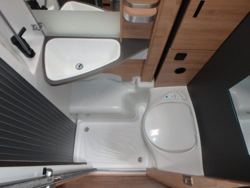 Knaus L!ve Ti 650 MEG Offer Camper Rental photo: 19
