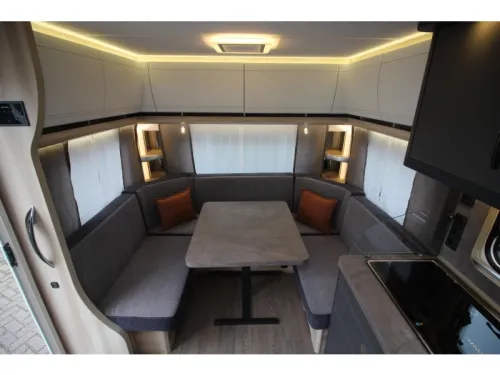 Hobby De Luxe 460 UFE Franz&ouml;sisches Bett & Rundsitzgruppe! Foto: 11
