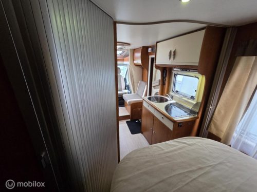 RAPIDO 690F 2010 131pk &acirc;Airco, Solar, Queensbed, Trekhaak&acirc; foto: 21