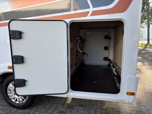 Weinsberg Pepper 600 MEG SINGLE BEDS 6.75M EURO6 ROOF AIRCO photo: 20
