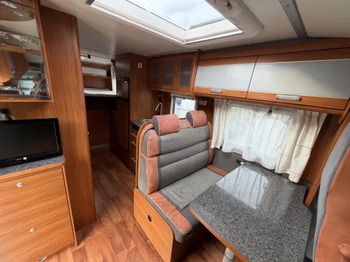 Dethleffs Esprit 6870 I GARAGE/GROSSES BETT/SCH Foto: 14