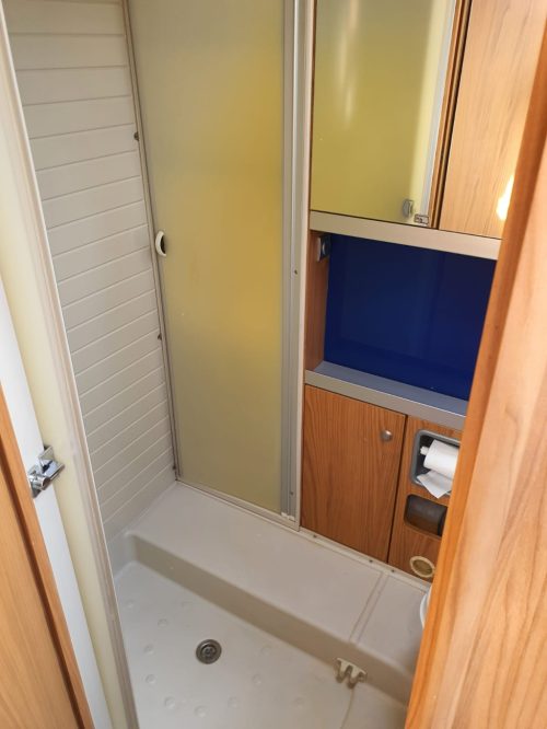 Fiat Ducato B&uuml;rstner Aviano i 650, 2 paneles solares Control de crucero Aire acondicionado de techo foto: 12