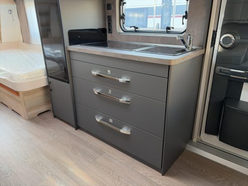 Hobby De Luxe 495 UL Model 2027 photo: 5