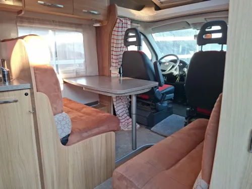Challenger Genesis 38 complete and spacious Motorhome photo: 5