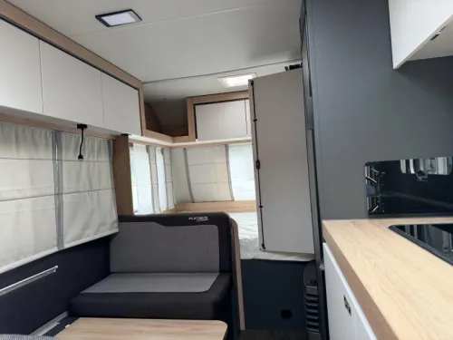 Knaus Sport Platinum 500 QDK stapelbed / dwarsbed  foto: 5