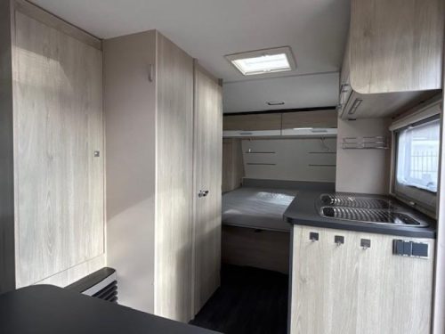 Caravelair Antares Style 470 mover, luifel, fietsenrek  foto: 7