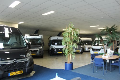 Hymer Wohnmobilverkaufsvermittler sucht gepflegte Wohnmobile RDW-anerkannt Noorderingweg 4 Marum Foto: 3