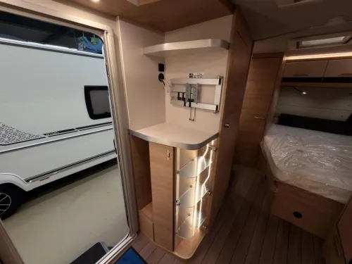 Knaus Sudwind Black Selection 500 FU 1800KG+Boden+Franz&ouml;sisches Bett  Foto: 21
