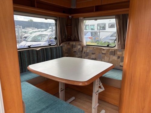 HOME-CAR 526h Racer 470 UE | 2 Single beds | Fully automatic mover | Bicycle carrier | Cassette awning | 3-Burner gas stove photo: 8