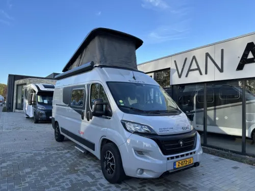 Sunlight Cliff 600 RT met hefdak!  foto: 2