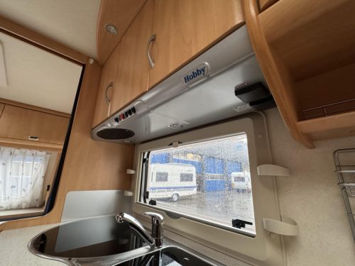 Hobby De luxe Easy 440 SF incl mover en voortent  foto: 5