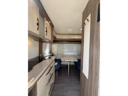 Hobby De Luxe 400 SFE Incl. Awning and Awning photo: 10