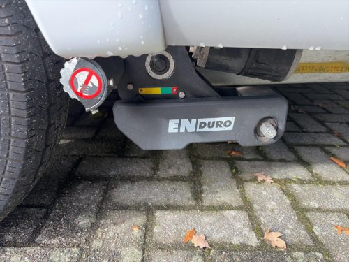 Knaus Sudwind Premium Line 450 FU Mover/Awning/Bike rack photo: 9