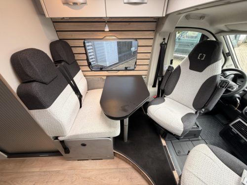 Crosscamp Full 600 CV 180PK Automaat Airco foto: 14