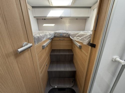 Adria Matrix Plus 670 SL Family Motorhome Automatic photo: 18