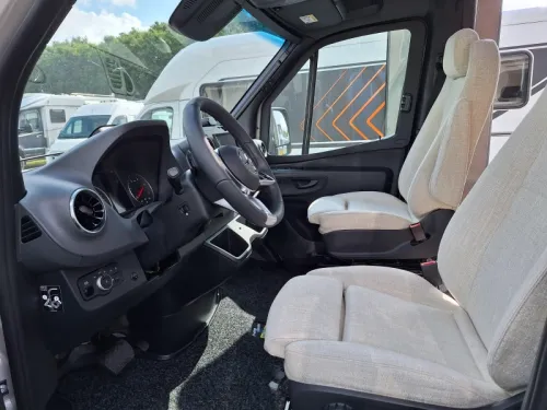 Hymer ML-T 580 4X4 CROSSTRAIL-925KM 5-2026! photo: 2