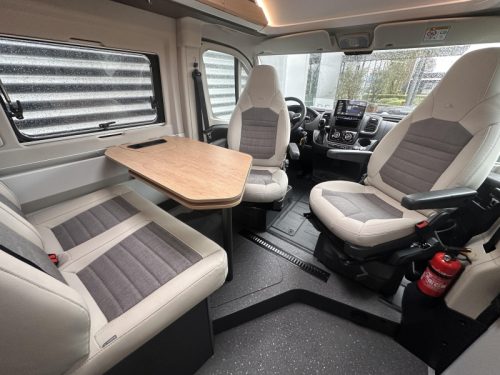 Adria Twin 640 SGX 140PK Automaat Trekhaak  Foto: 17