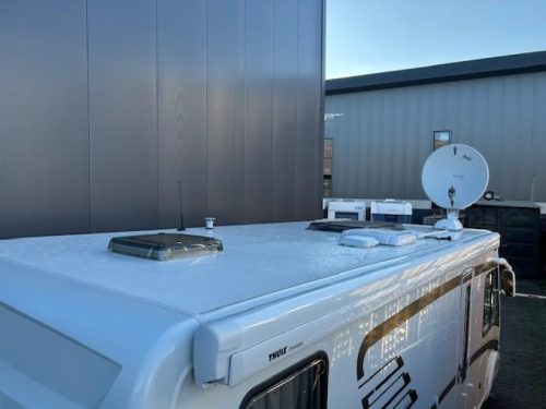 Hymer B584 B588 - automatic - low KM photo: 23