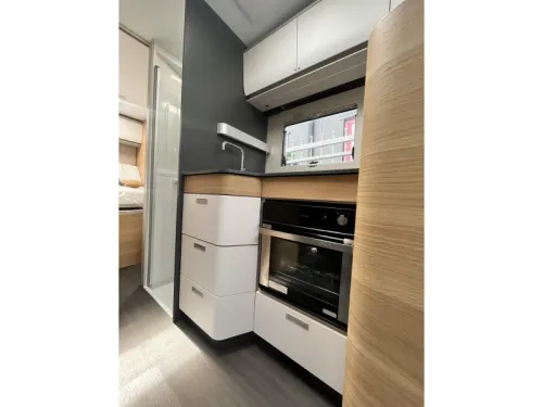 Adria Coral Plus 670 SC - QUEENSBED foto: 13