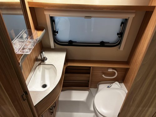 Eriba Touring Triton 430 Met Unico Verona luifel  foto: 4