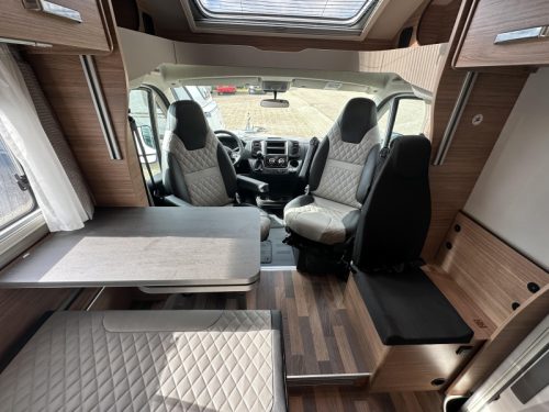 Weinsberg CaraSuite 700 ME 5p,Maxi,Salle de bain attenante 0256 photo : 5
