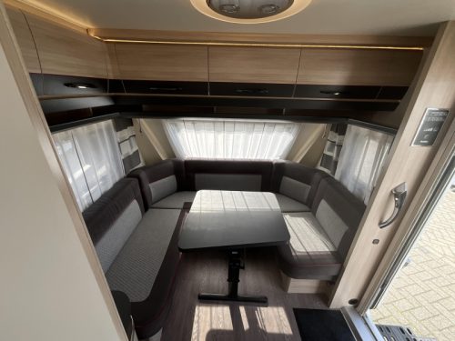 Hobby De Luxe Edition 460 LU SINGLE BEDS-MOVER  photo: 3