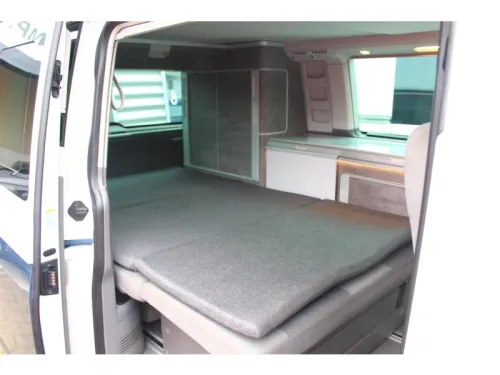 Volkswagen California Ocean T6.1  photo: 2