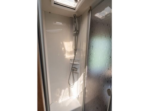 LMC Tourer Lift H 720 Semi-integrated | automatic | 2x Air conditioning | Awning | Reversing camera photo: 4