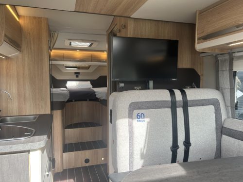 Knaus Sky Wave 650 MEG Einzelbetten + Hubdach  Foto: 12