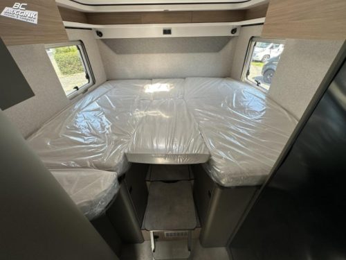 Hymer GT-S 600 XL Bed photo: 12