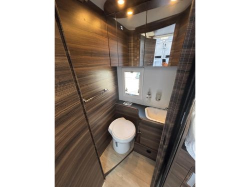 Laika Ecovip 4009 L automatic, E&P single bed  photo: 20