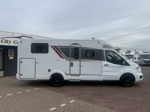 B&uuml;rstner Lineo T 700 Active Euro 6 130 hp only 2,287 miles Queensbed air conditioning large garage flyscreen door camera apple carplay remis plisse photo: 2
