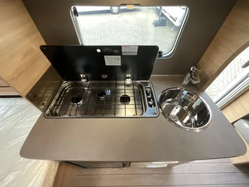 Knaus Sudwind Black Selection 460 EU MOVER-THULE LUIFEL-VLOERV foto: 9