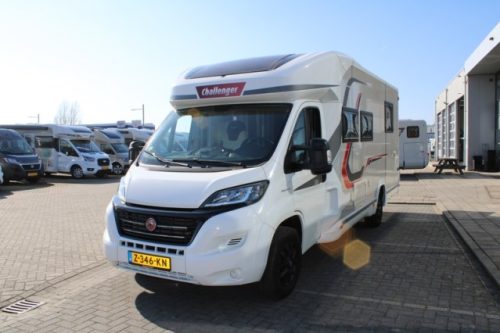 Challenger Graphite Vip Edition T 328 igual Chausson 788 AUTOM&Aacute;TICO Fiat 140 cv equipado con cama Queen y cama abatible 4 pers. (76 foto: 5